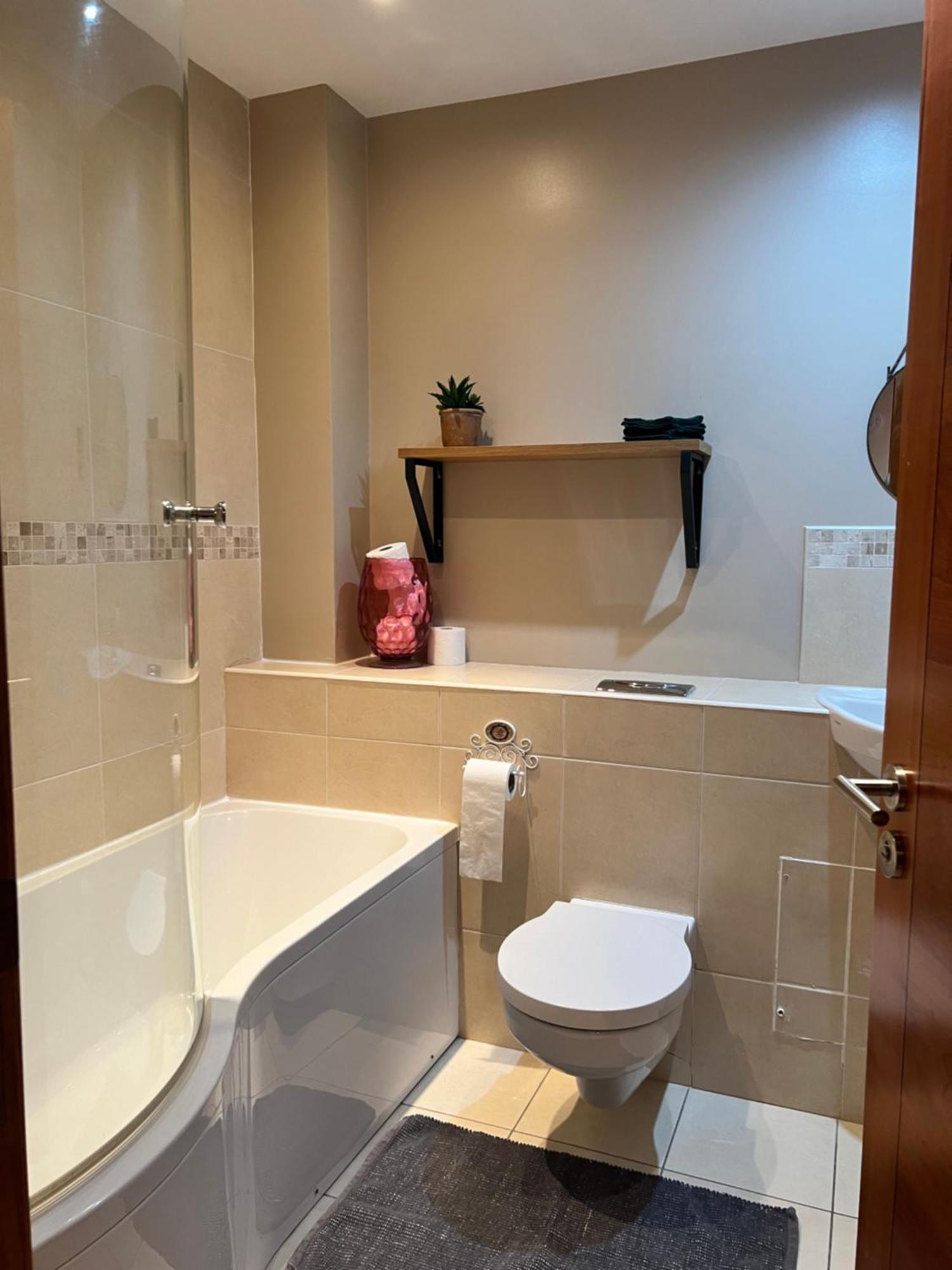 Penthouse Apartment - Town Centre, Sea Views, Secure Parking Portrush Exteriér fotografie
